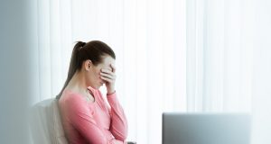 הנזקים לארגון כתוצאה מנזיפה פומבית בעובד